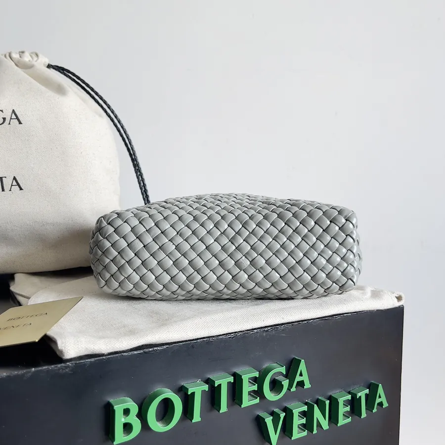 BV Classic Intrecciato Tote