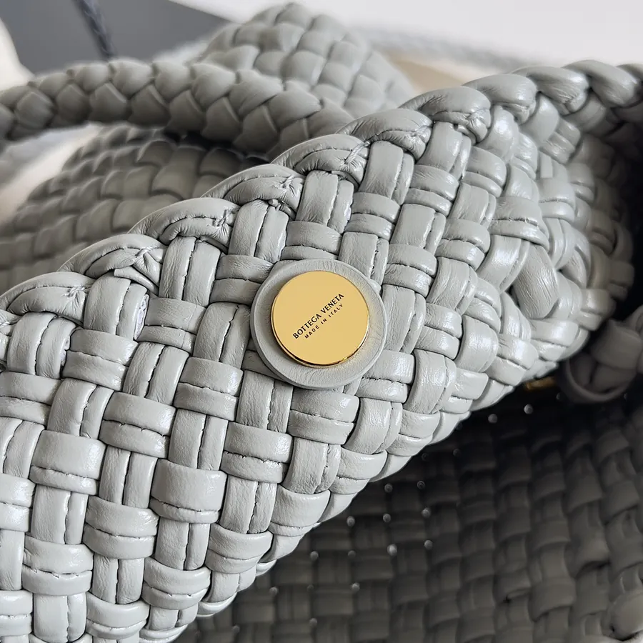 BV Classic Intrecciato Tote