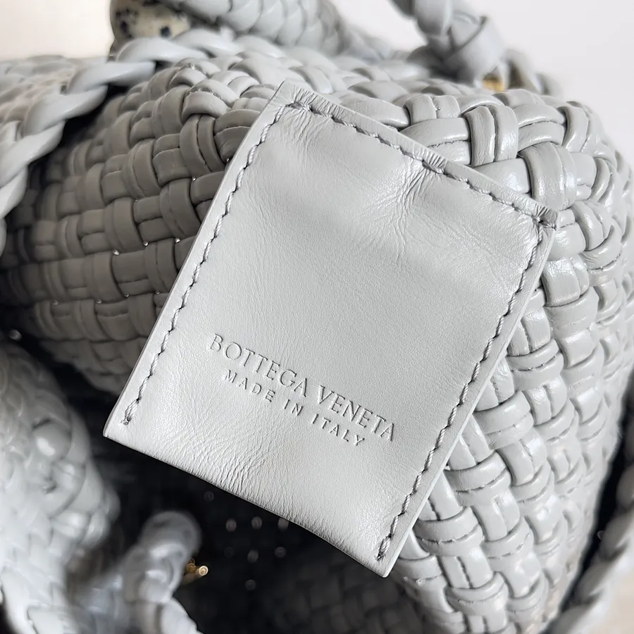 BV Classic Intrecciato Tote