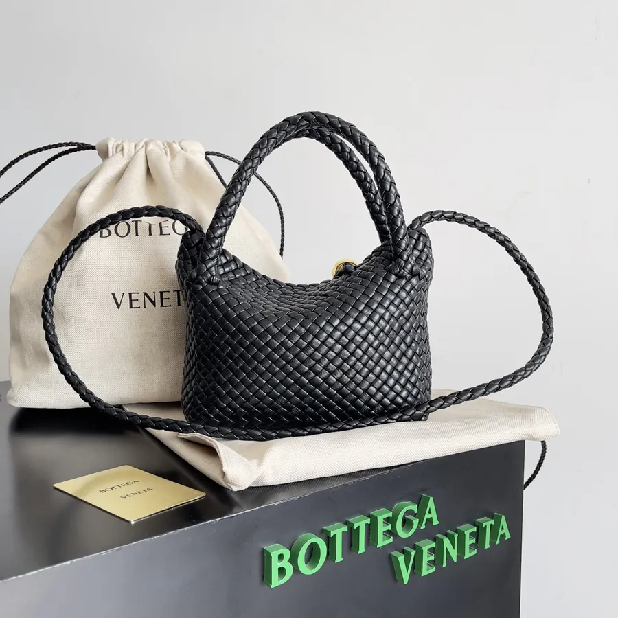 BV Classic Intrecciato Tote TOSCA