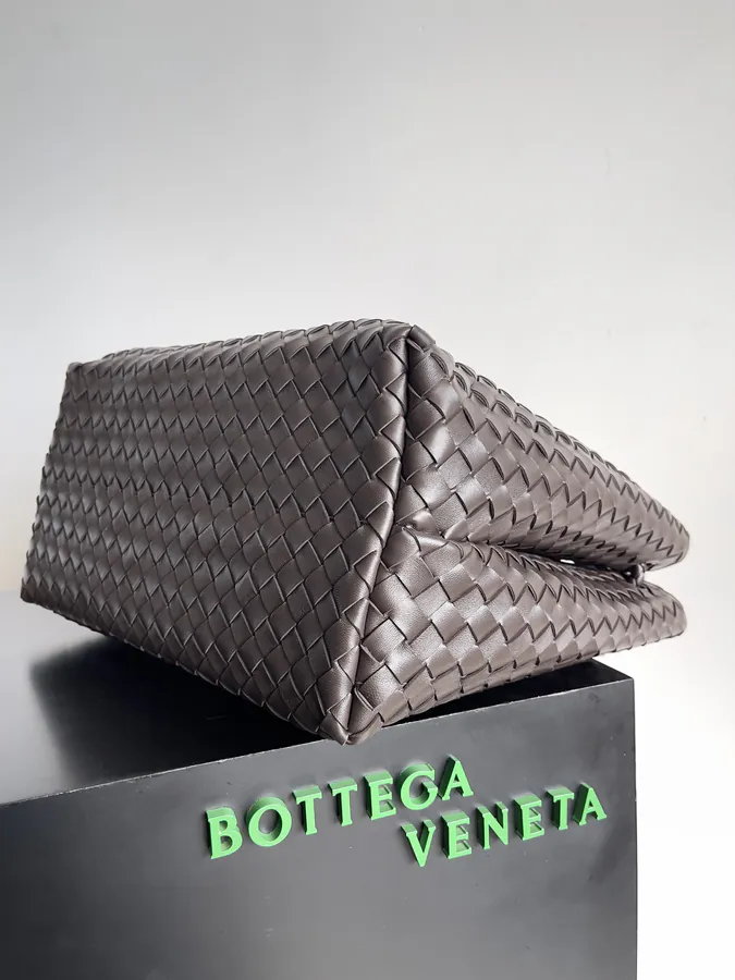 Bottega Veneta Summer Collection Andiamo Handbag