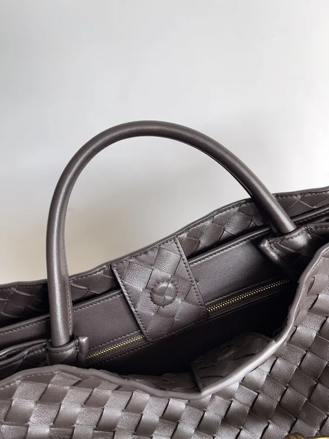 Bottega Veneta Summer Collection Andiamo Handbag