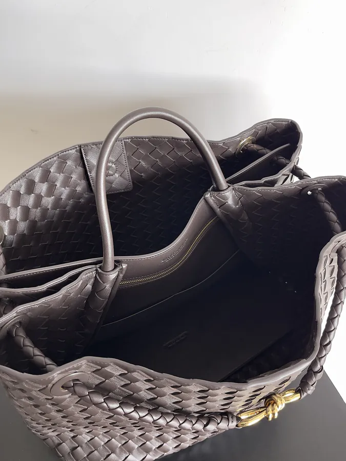Bottega Veneta Summer Collection Andiamo Handbag