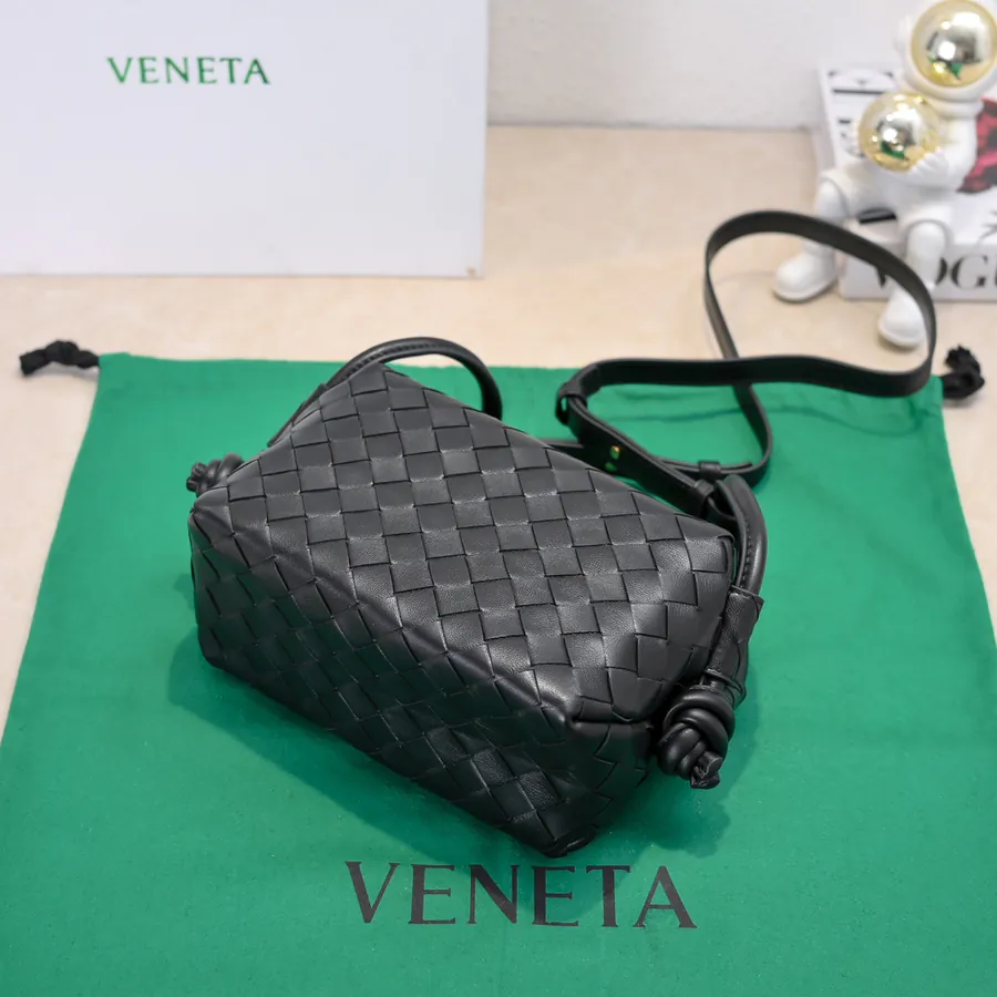 BOTTEGA VENETA 2024 New Loop Minimalist Design, Versatile Carry