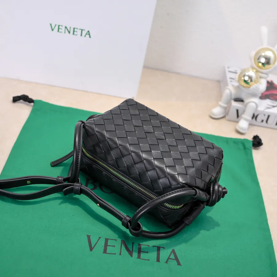 BOTTEGA VENETA 2024 New Loop Minimalist Design, Versatile Carry