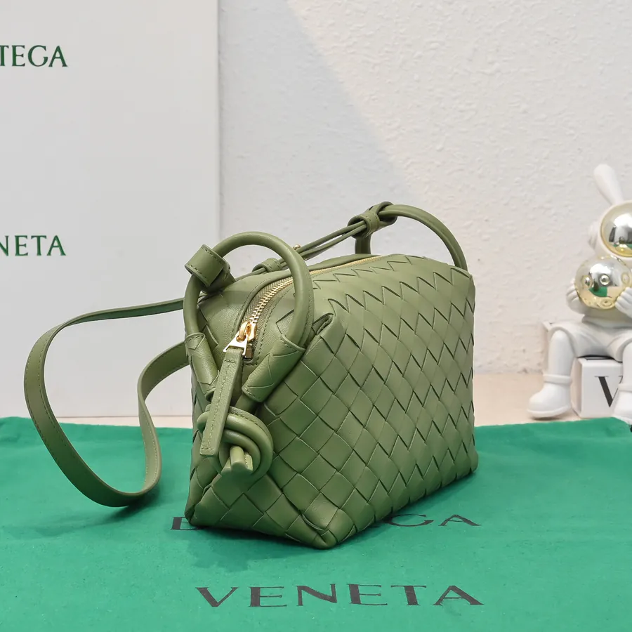 BOTTEGA VENETA New Loop Minimalist Design, Versatile Carry