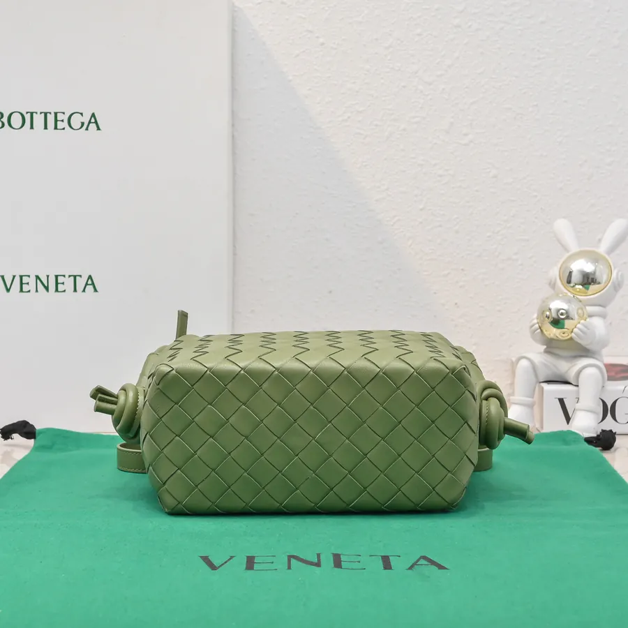 BOTTEGA VENETA New Loop Minimalist Design, Versatile Carry
