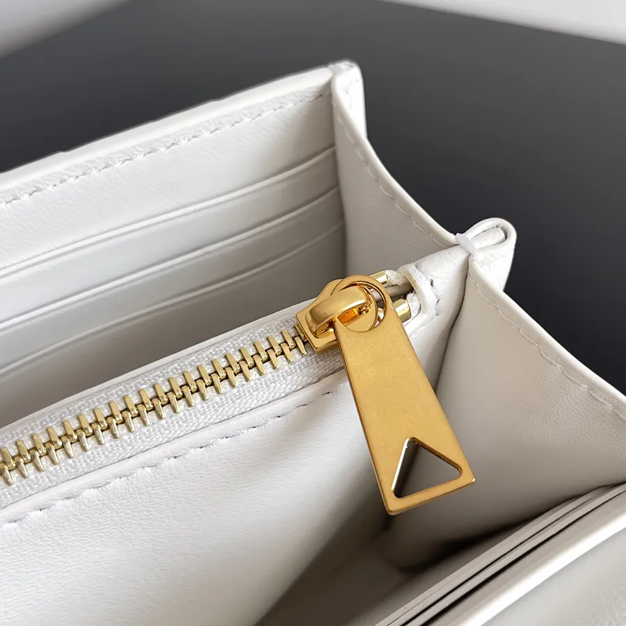 BV Andiamo Handbag Elegance and Craftsmanship
