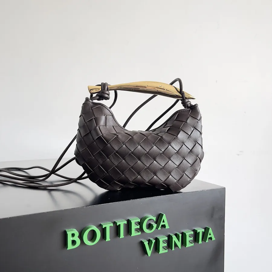 BV Mini Sardine Elegant & Stylish Bucket Bag