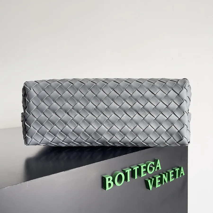 Bottega Veneta 2023 New Andiamo Bucket Bag