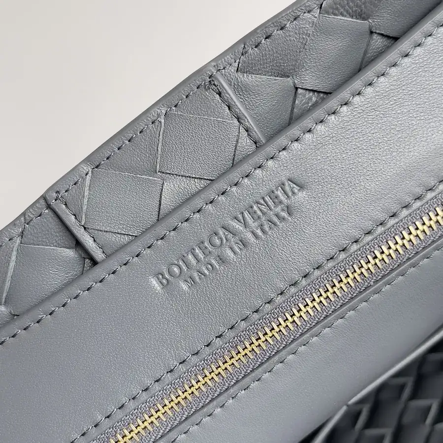 Bottega Veneta 2023 New Andiamo Bucket Bag