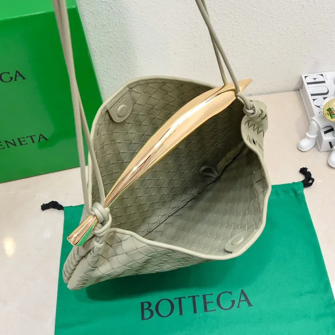 Bottega Veneta Sardine Large Bucket Bag