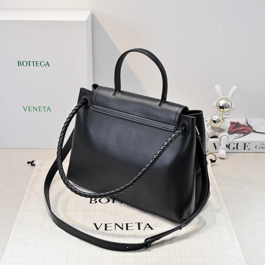 Bv Ciao Ciao Handbag Casual Elegance