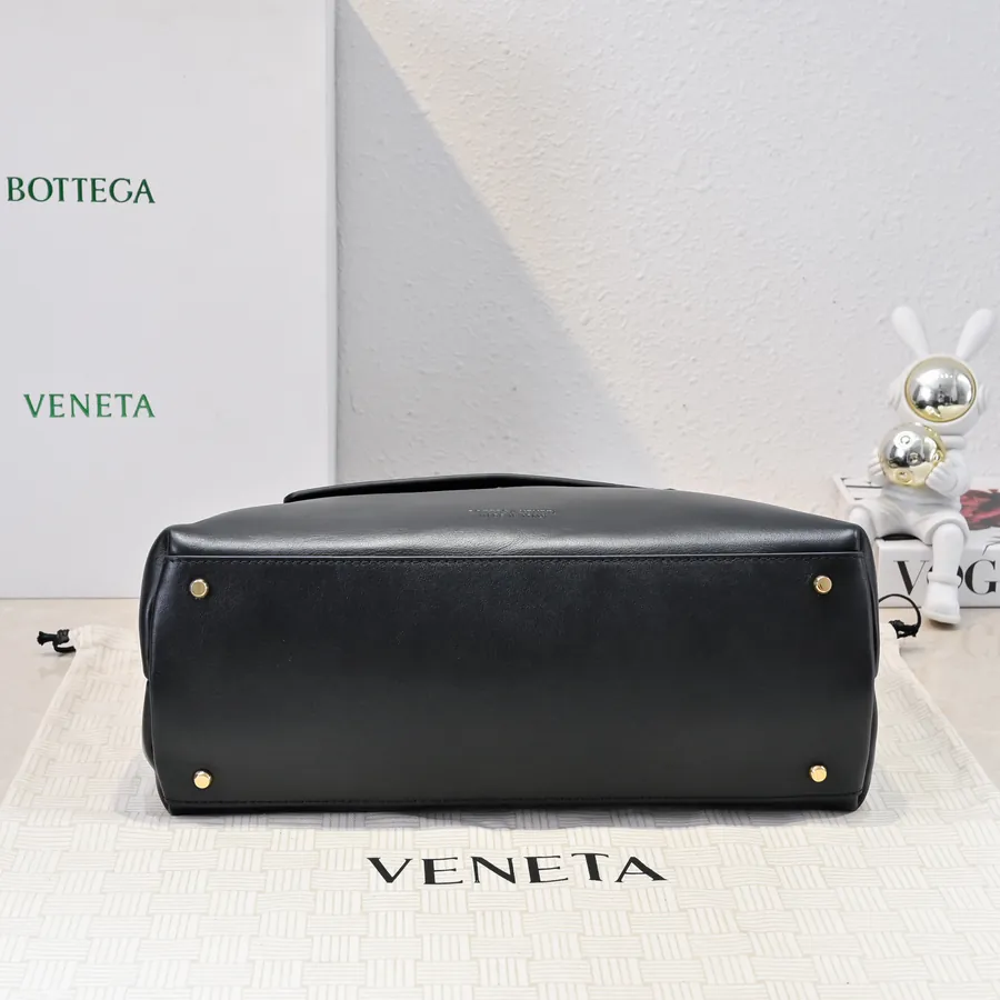 Bv Ciao Ciao Handbag Casual Elegance