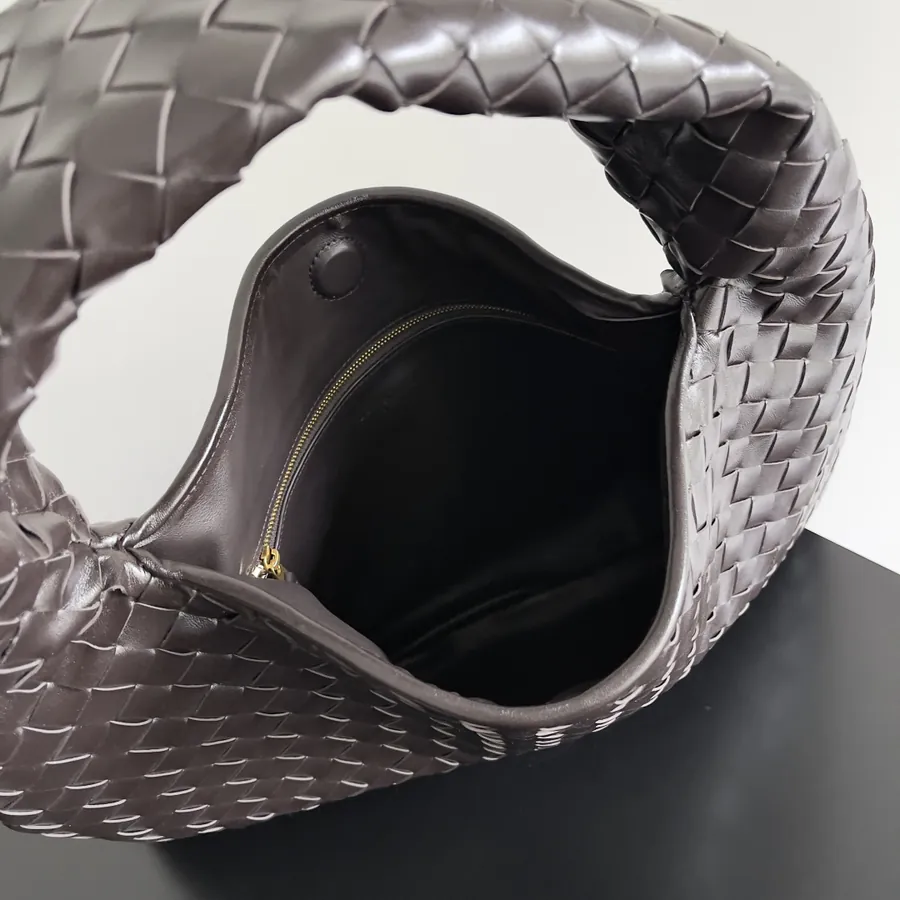 Bottega Veneta Hop Tote Seamless Design, Grained Calfskin
