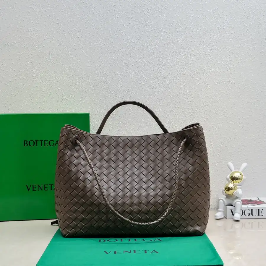 Bottega Veneta Andiamo Handbag Classic Leather Weave with Gold Tassel