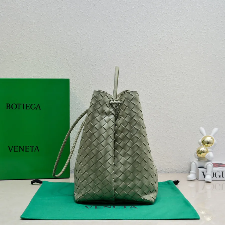 Bottega Veneta Andiamo Handbag Nappa Leather, Adjustable Strap