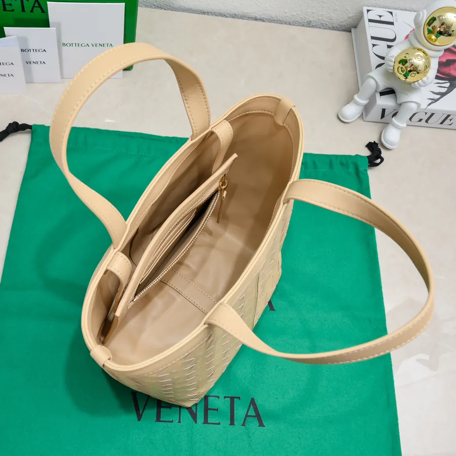 Bv 2023 New Flip Flap Tote