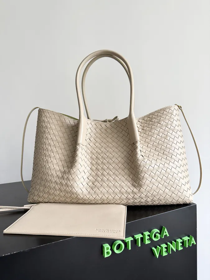 Bottega Veneta Pinacoteca Bag Signature Intrecciato Weaving