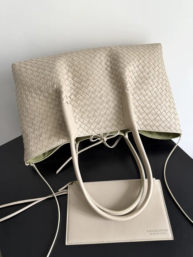Bottega Veneta Pinacoteca Bag Signature Intrecciato Weaving