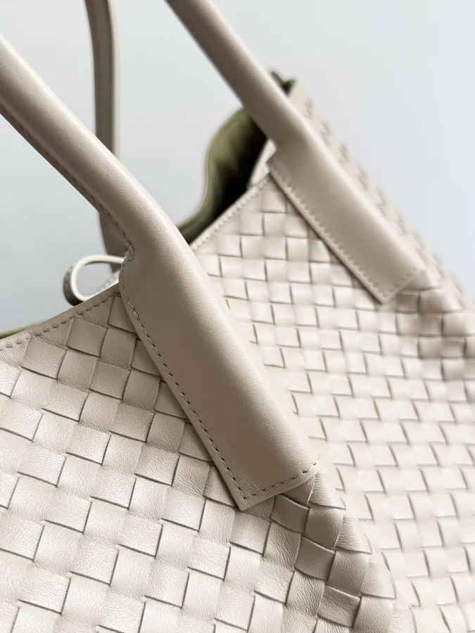 Bottega Veneta Pinacoteca Bag Signature Intrecciato Weaving