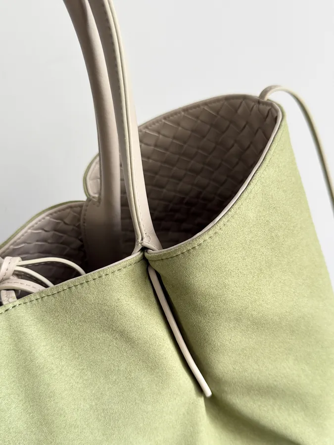 Bottega Veneta Pinacoteca Bag Signature Intrecciato Weaving