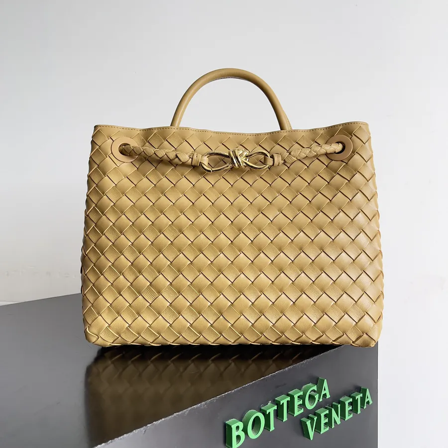 Bottega Veneta 2023 New Andiamo Bucket Bag