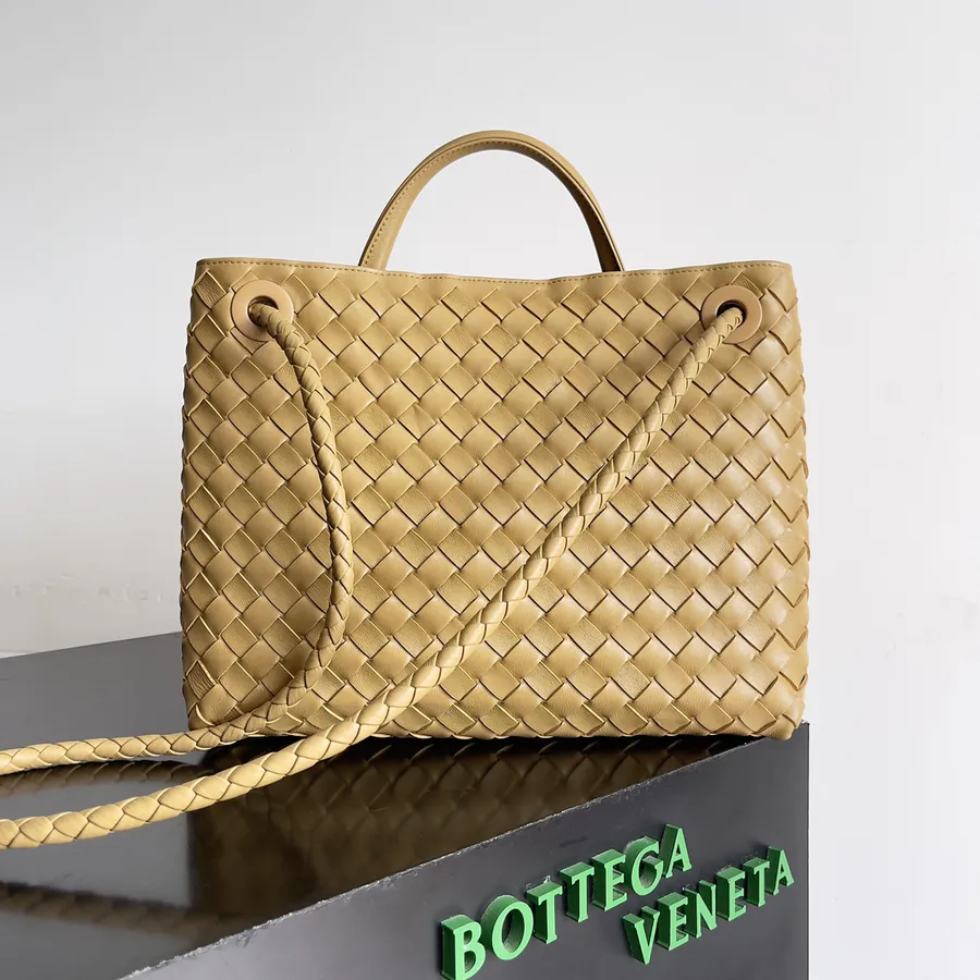 Bottega Veneta 2023 New Andiamo Bucket Bag
