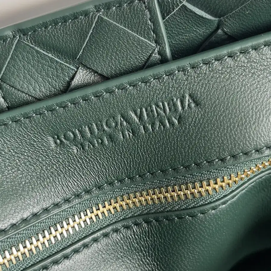 Bottega Veneta 2023 New Andiamo Bucket Bag