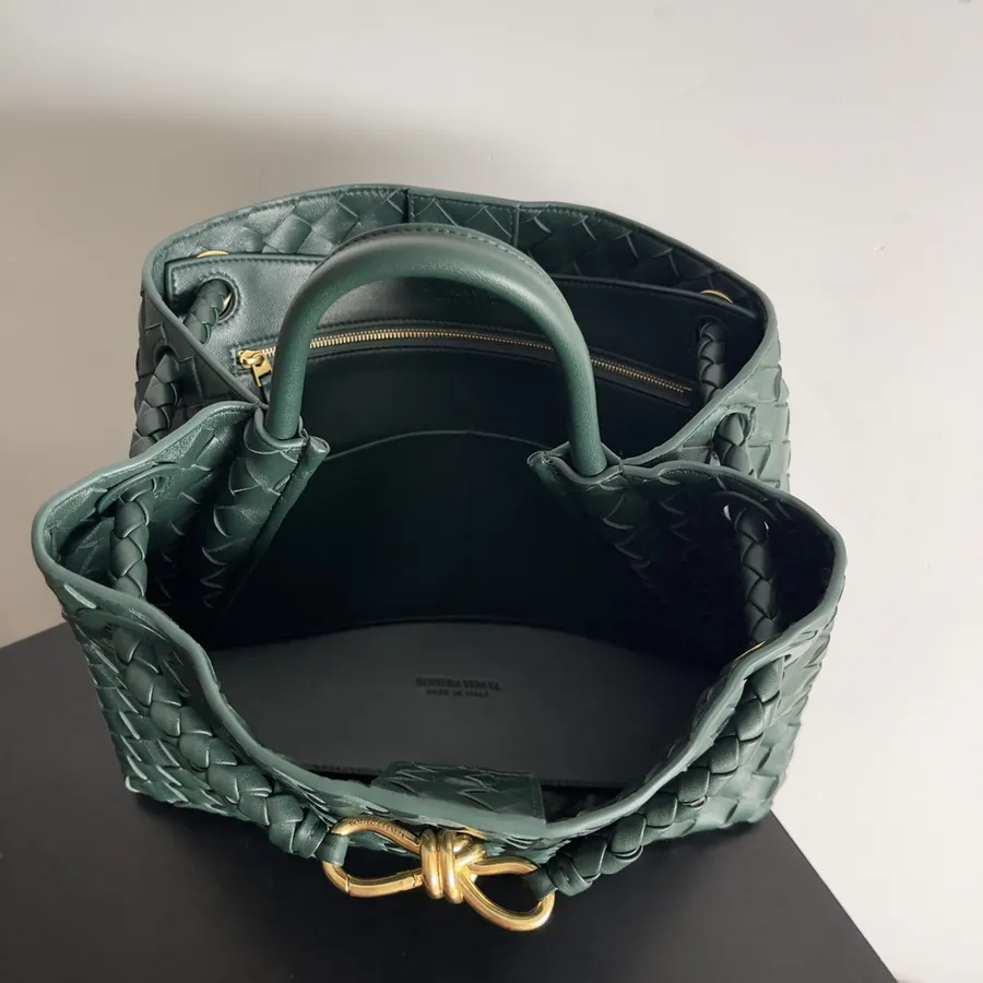 Bottega Veneta 2023 New Andiamo Bucket Bag