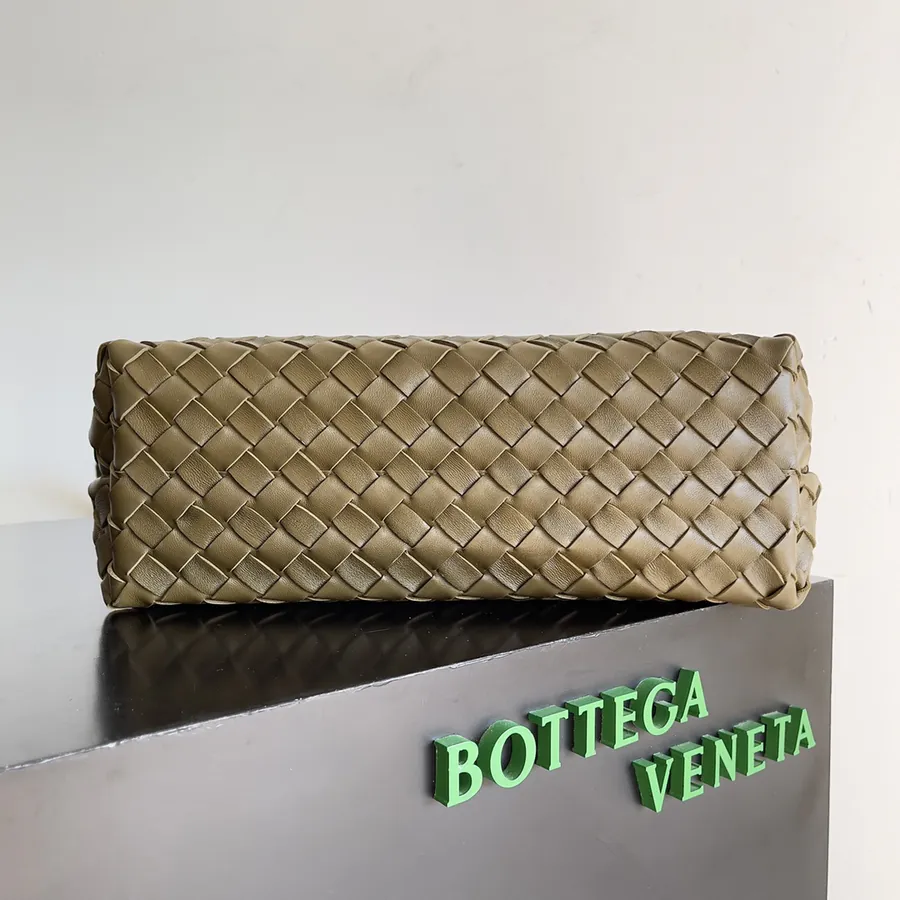 Bottega Veneta 2023 New Andiamo Bucket Bag