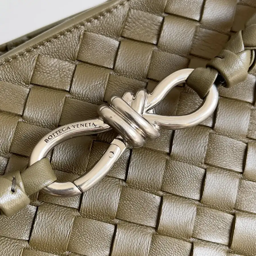Bottega Veneta 2023 New Andiamo Bucket Bag