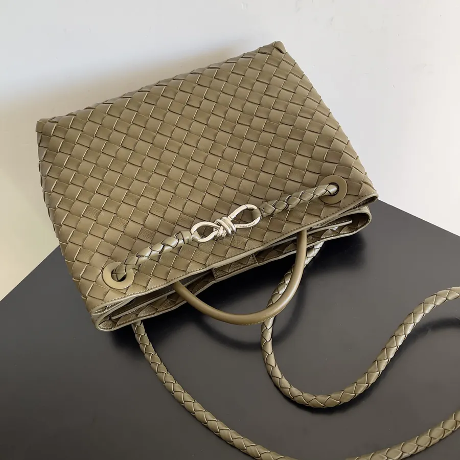 Bottega Veneta 2023 New Andiamo Bucket Bag