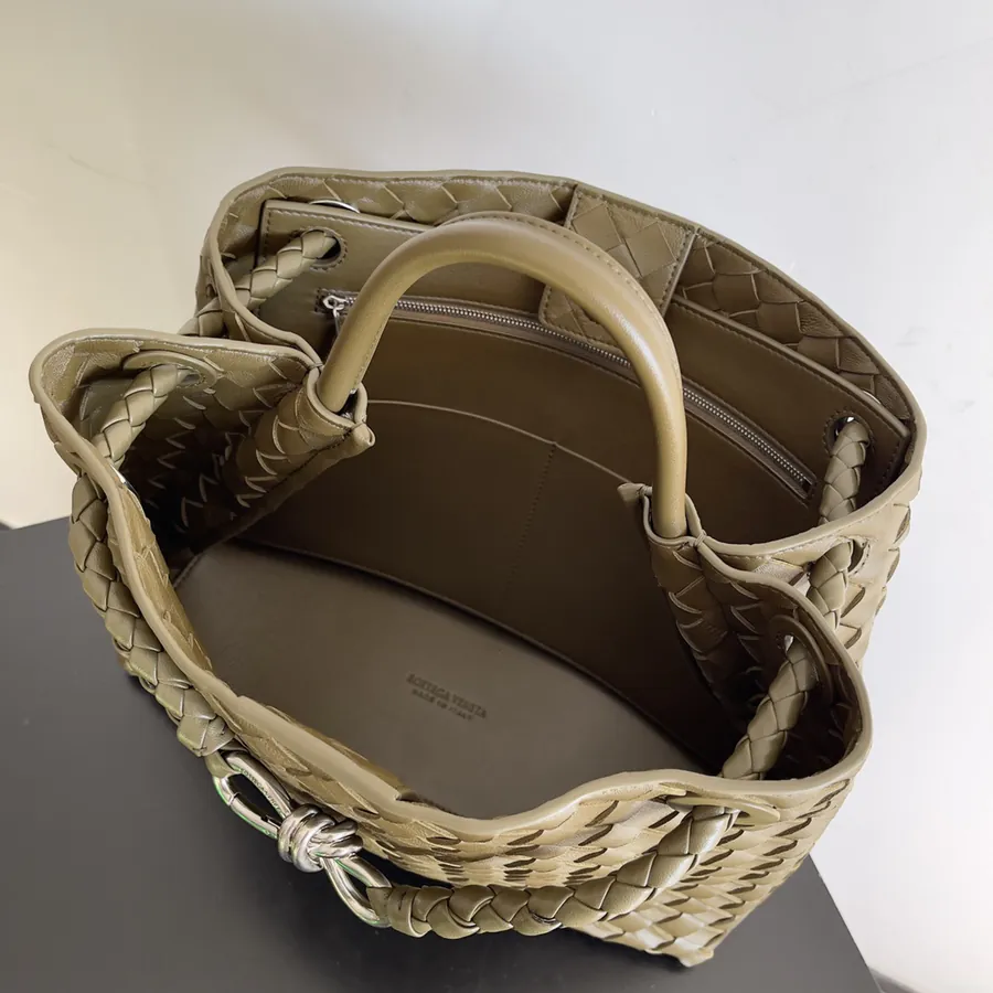 Bottega Veneta 2023 New Andiamo Bucket Bag