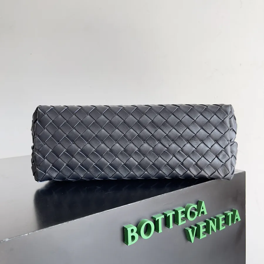 Bottega Veneta 2023 New Andiamo Bucket Bag
