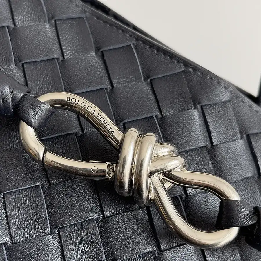 Bottega Veneta 2023 New Andiamo Bucket Bag