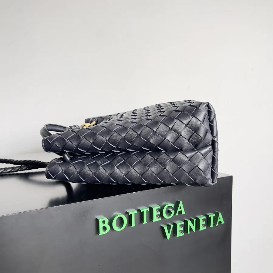 Bottega Veneta 2023 New Andiamo Bucket Bag