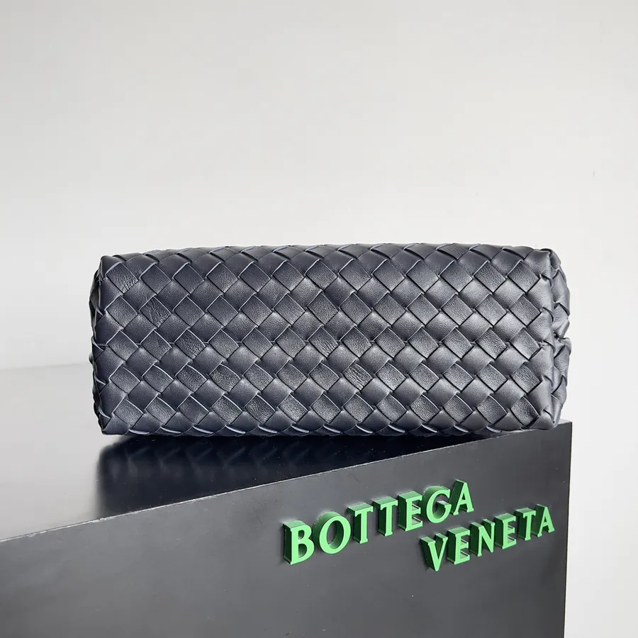 Bottega Veneta 2023 New Andiamo Bucket Bag
