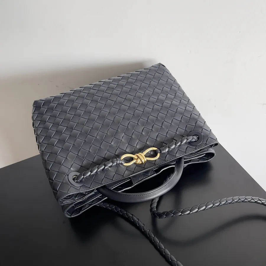 Bottega Veneta 2023 New Andiamo Bucket Bag