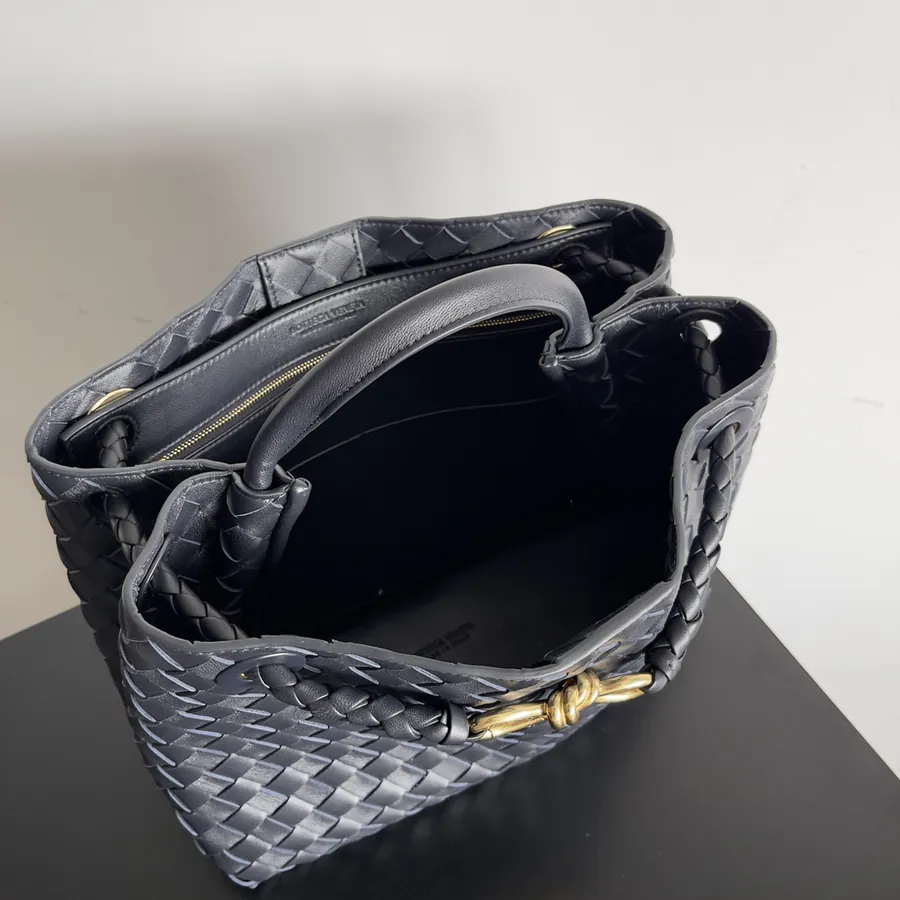 Bottega Veneta 2023 New Andiamo Bucket Bag