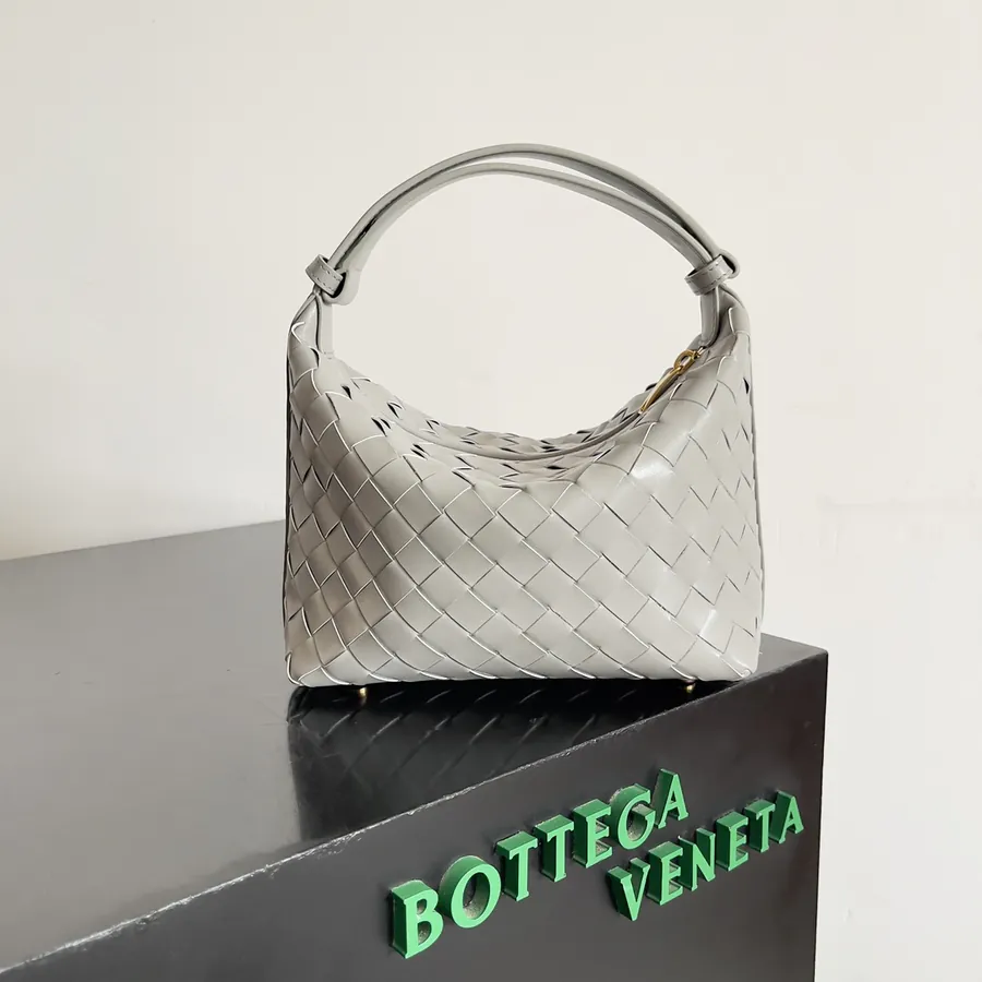Bottega Veneta Naa Lamb Leather Lunch Tote