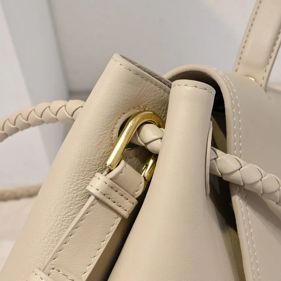 Bv Ciao Ciao Handbag Casual Elegance