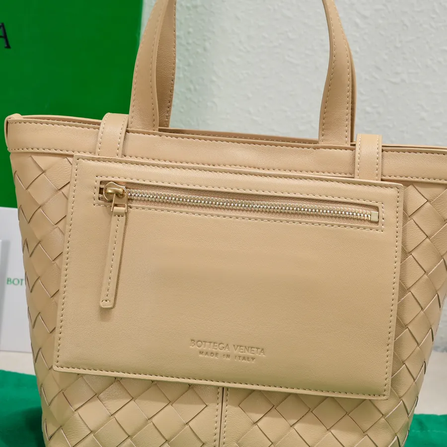 Bv 2023 New Flip Flap Tote Minimalist Tote Design