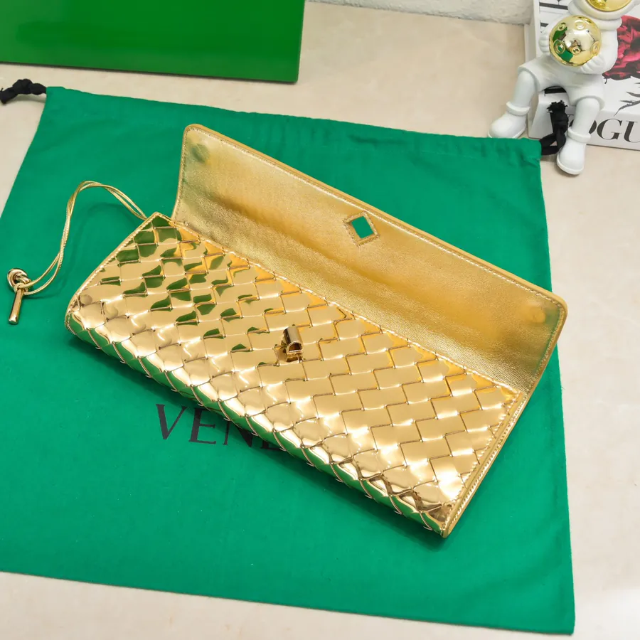BV Andiamo Evening Evening Bag Elegant and Stylish