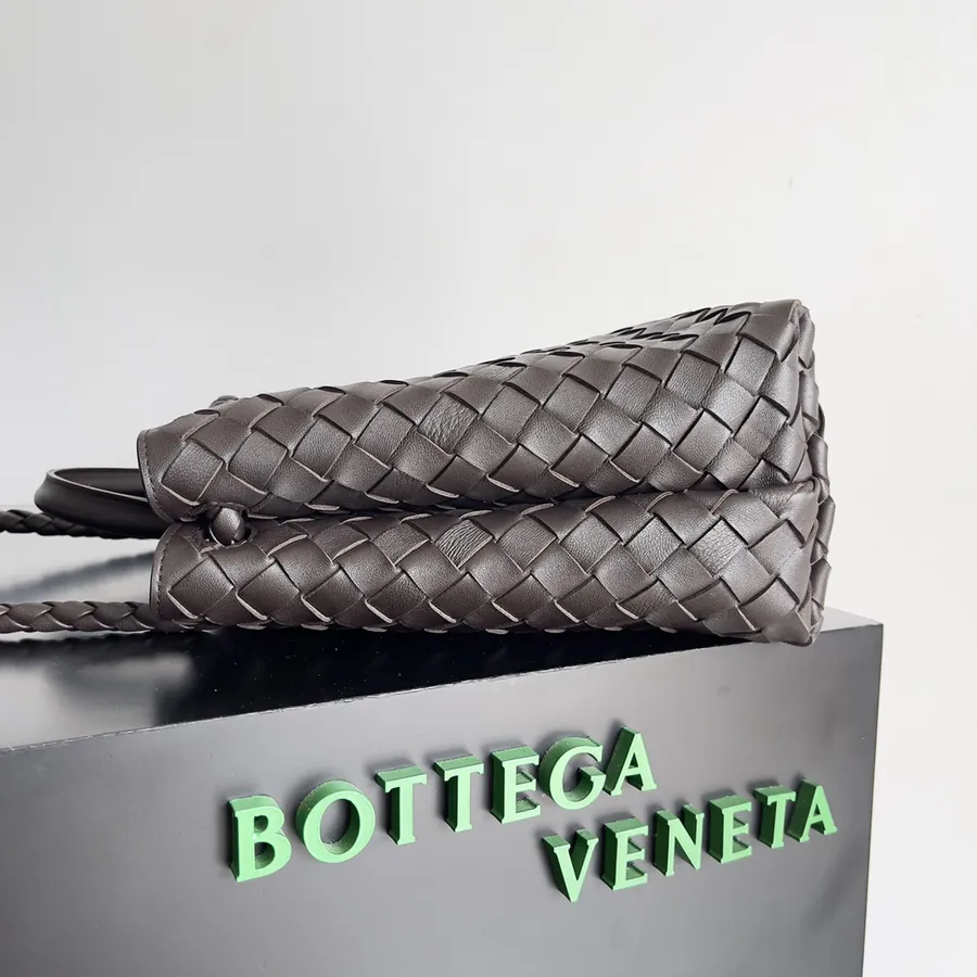 Bottega Veneta 2023 New Andiamo Bucket Bag