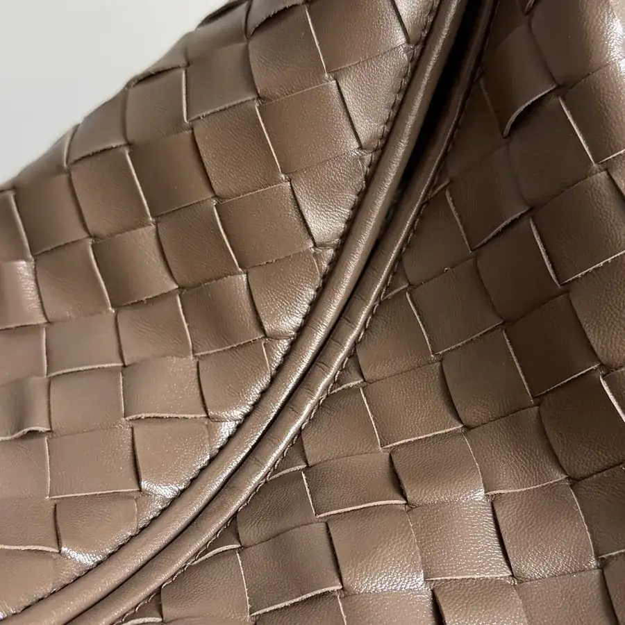 Bottega Veneta Hop Tote Seamless Design, Grained Calfskin