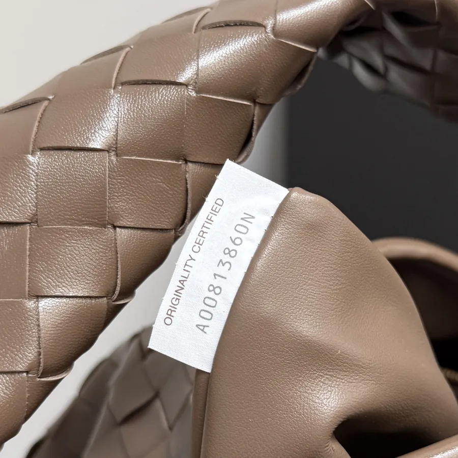Bottega Veneta Hop Tote Seamless Design, Grained Calfskin