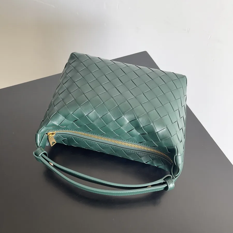 Bottega Veneta Intrecciato Lunch Tote