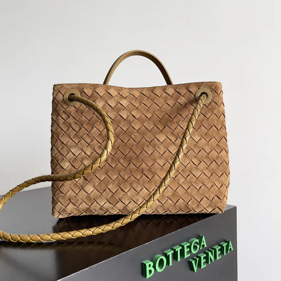 Bottega Veneta 2023 New Andiamo Bucket Bag