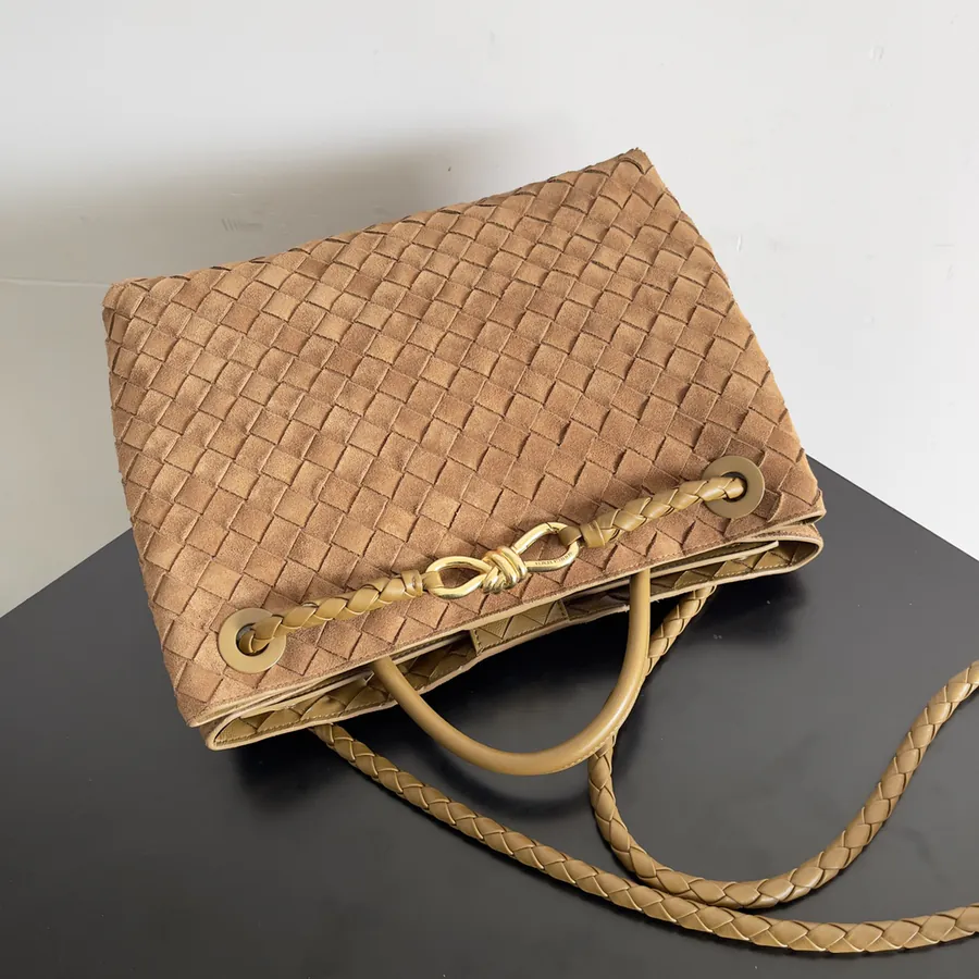 Bottega Veneta 2023 New Andiamo Bucket Bag